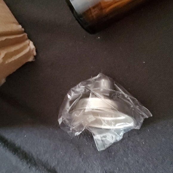 1 oz glass bottles - Picture 2 of 5